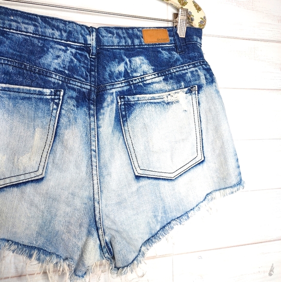 Garage acid wash denim jean shorts! Brand new - Picture 2 of 9